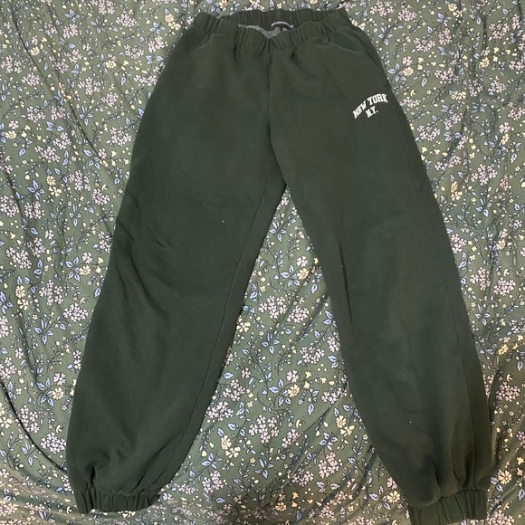 Brandy Melville Pants - Brandy Melville New York sweats